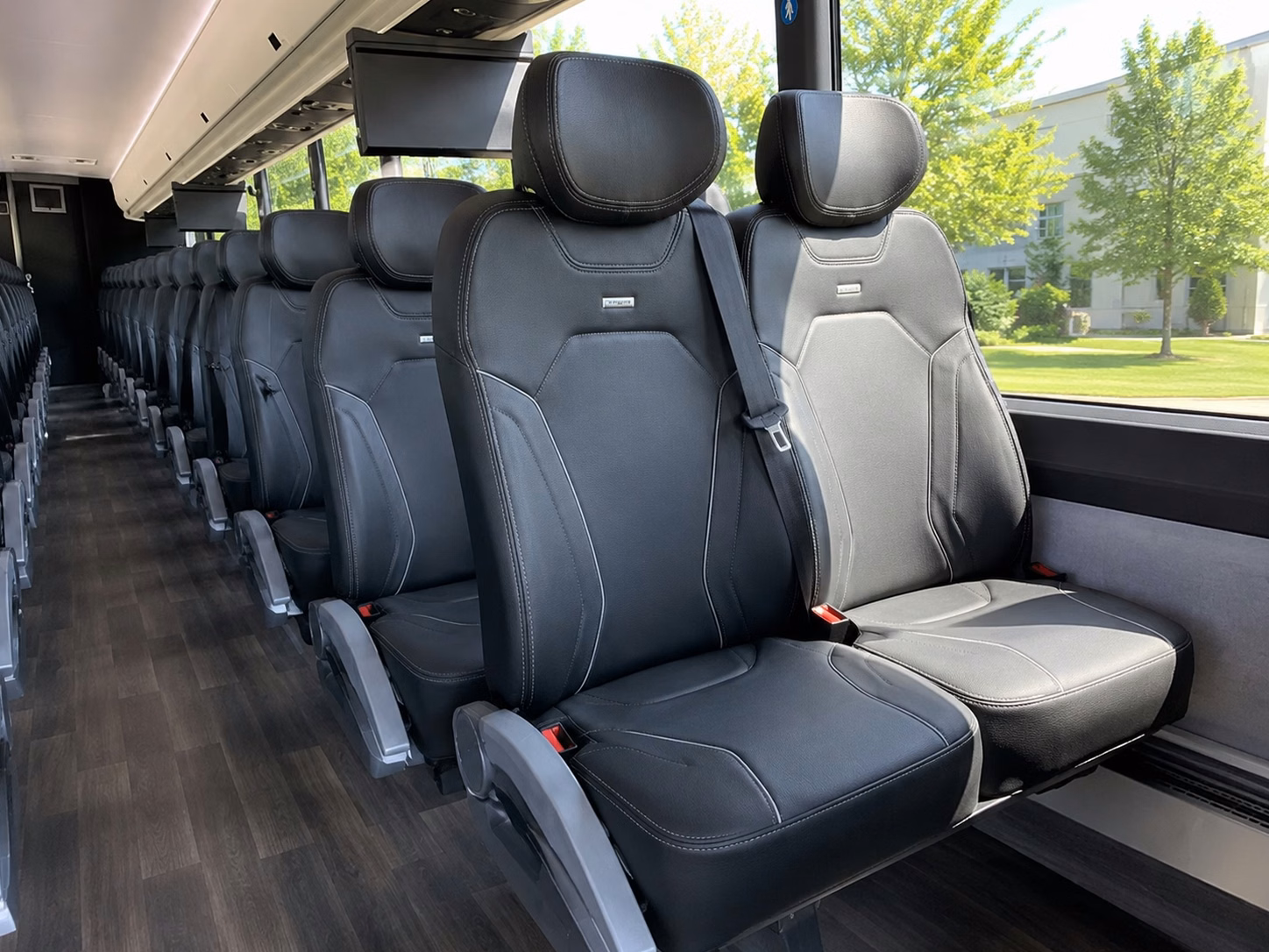 charterbusmemphis com makes it easy to compare memphis wedding transportation packages and prices