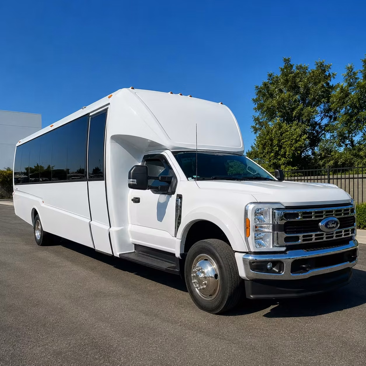 memphis 20 passenger minibus rental