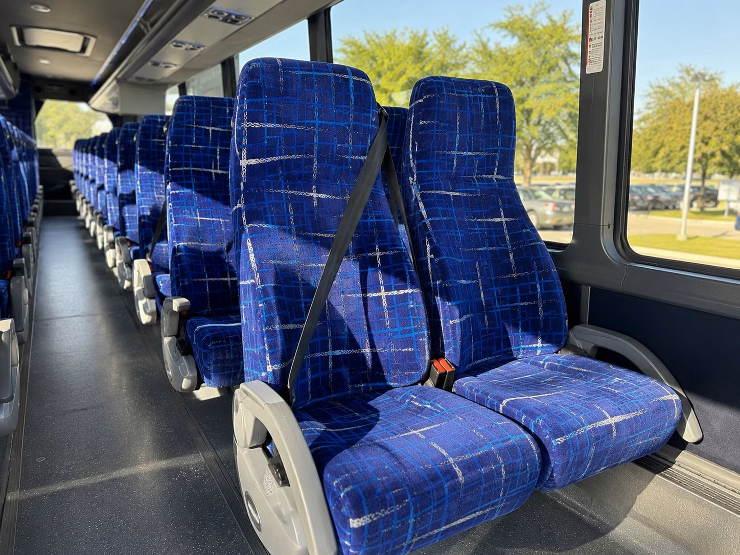 shuttle guests between downtown memphis hotels and your wedding venue